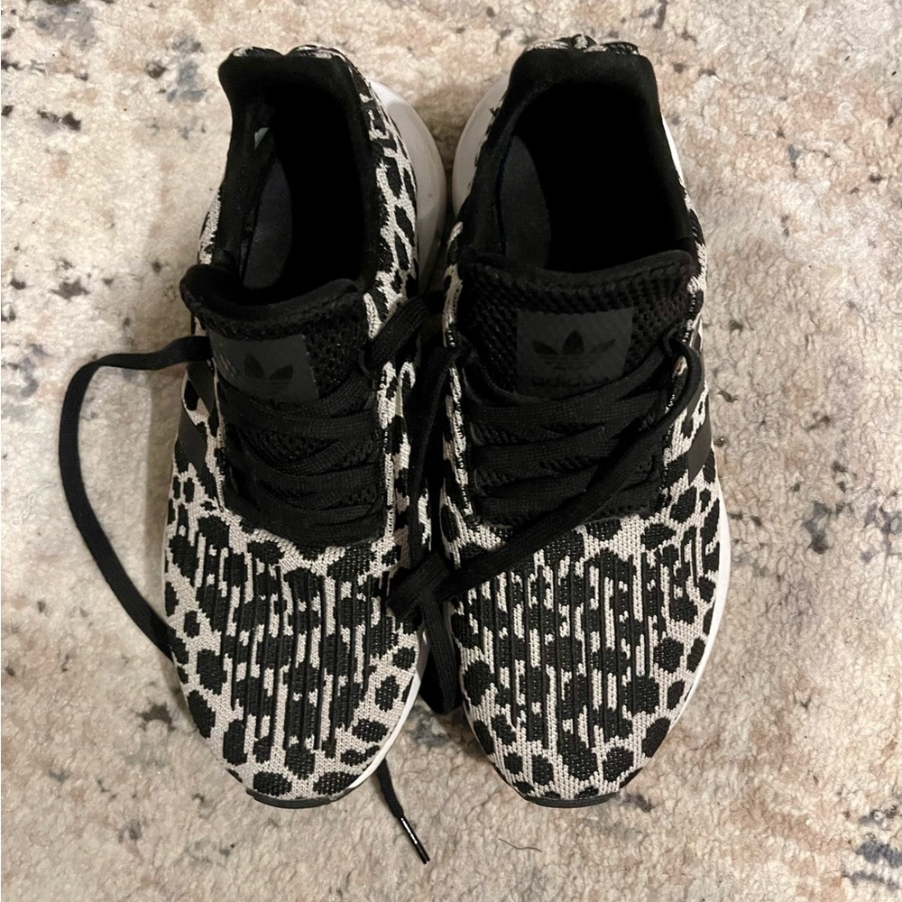 ADIDAS Leopard Women’s 7